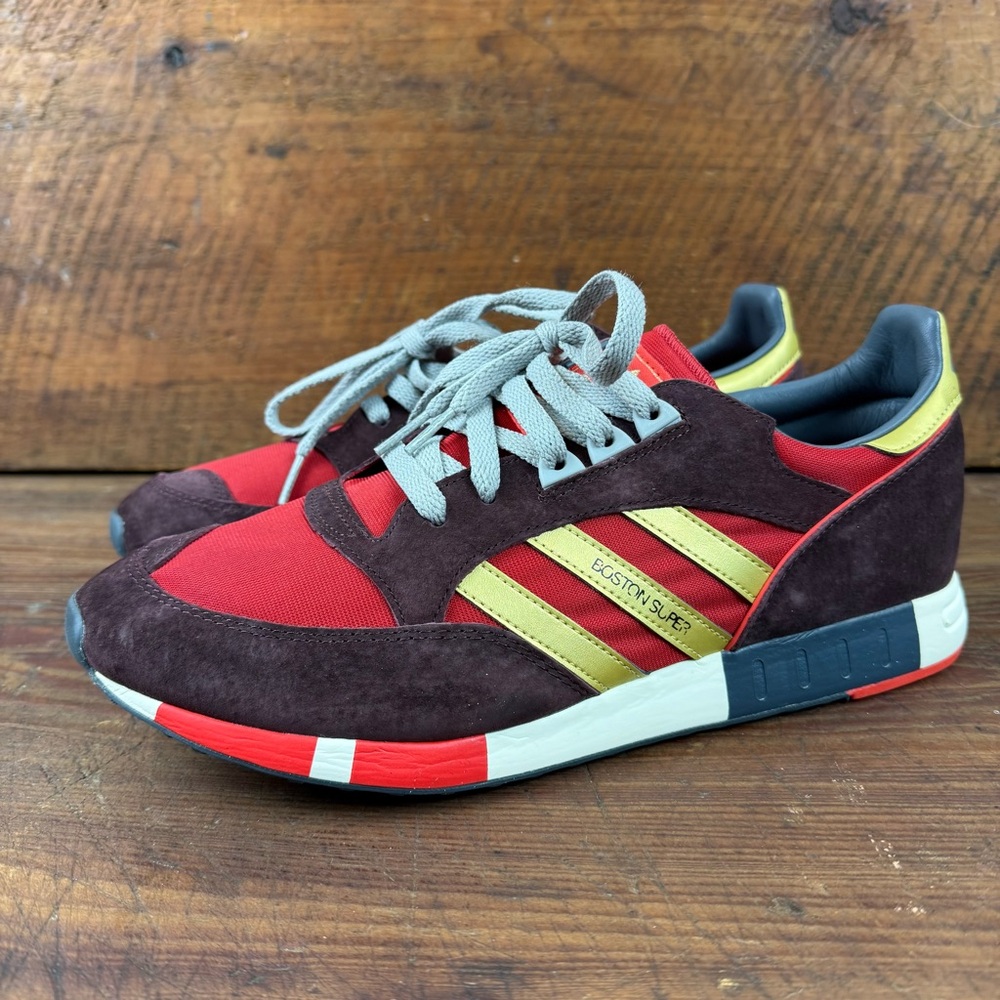 NWOT Adidas Originals Boston Super M25420